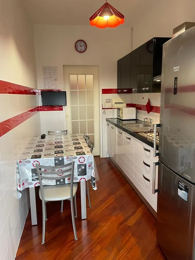 Adriano Metro & Comfort Suites - Affitti Brevi Italia Milan